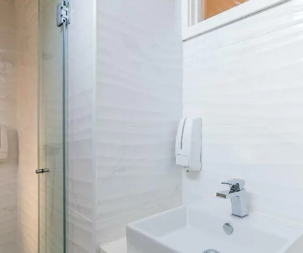 Zd Moreira Flats C By Portoproperties4you 포르투