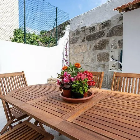 Zd Moreira Flats C By Portoproperties4you * Oporto